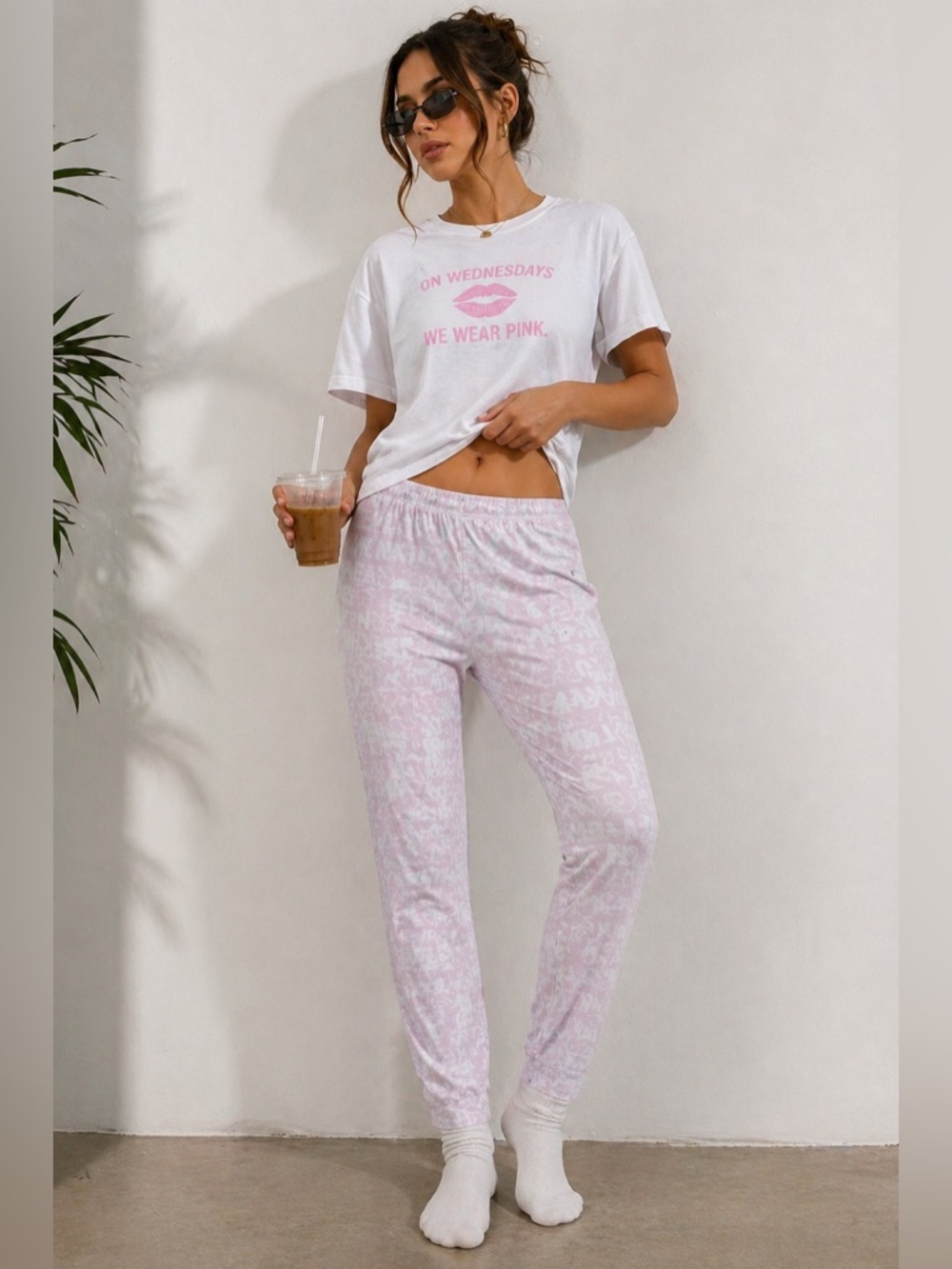 Mean Girls Logo Lounge Pants Women’s Size L Soft Graphic Pajama Pants